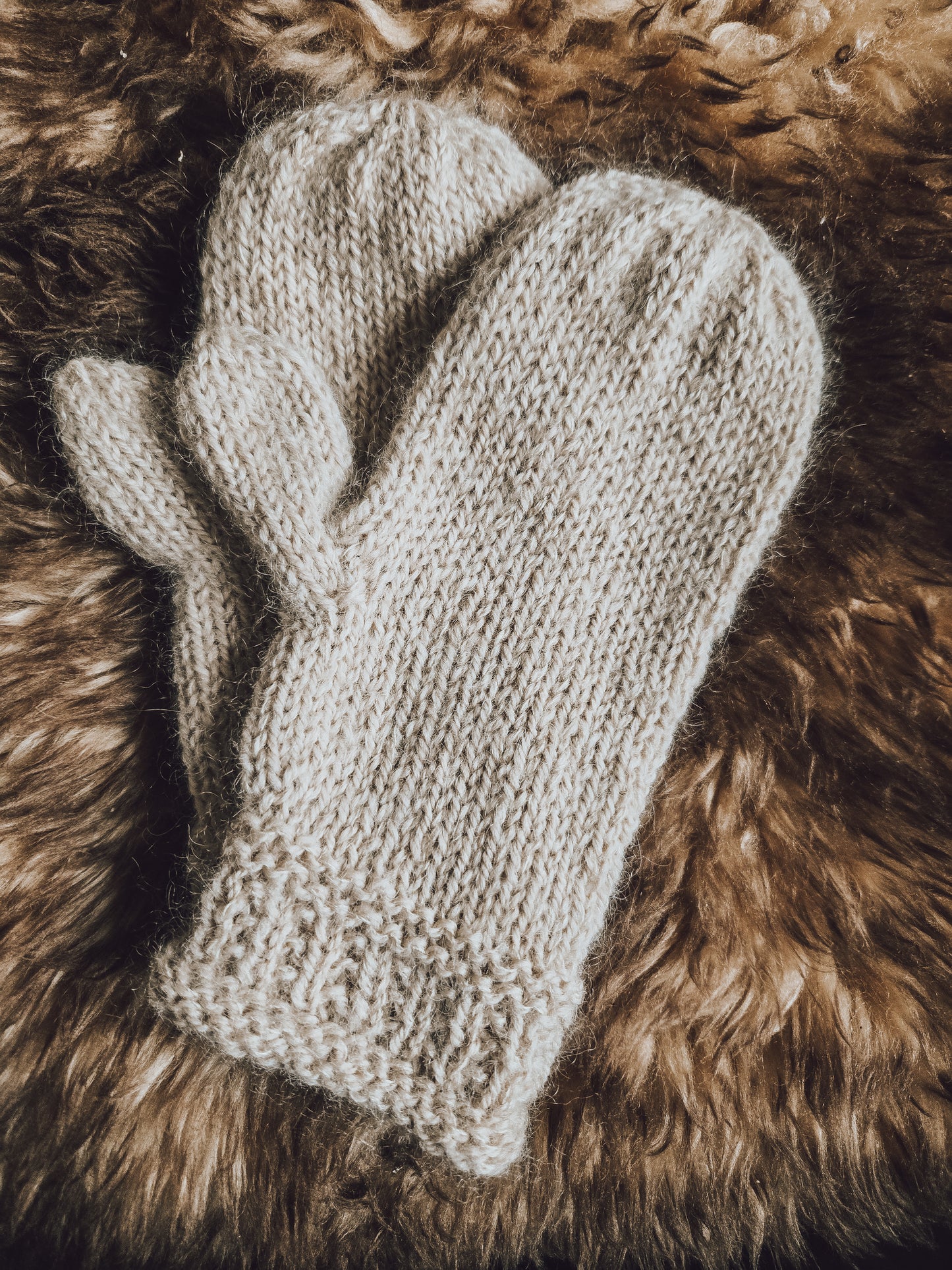 Little Women Mitts | Knitting Pattern